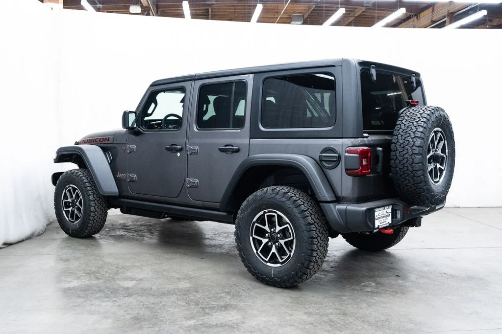 New 2026 Granite Crystal Metallic Clear-Coat Exterior Paint Jeep Rubicon image 4