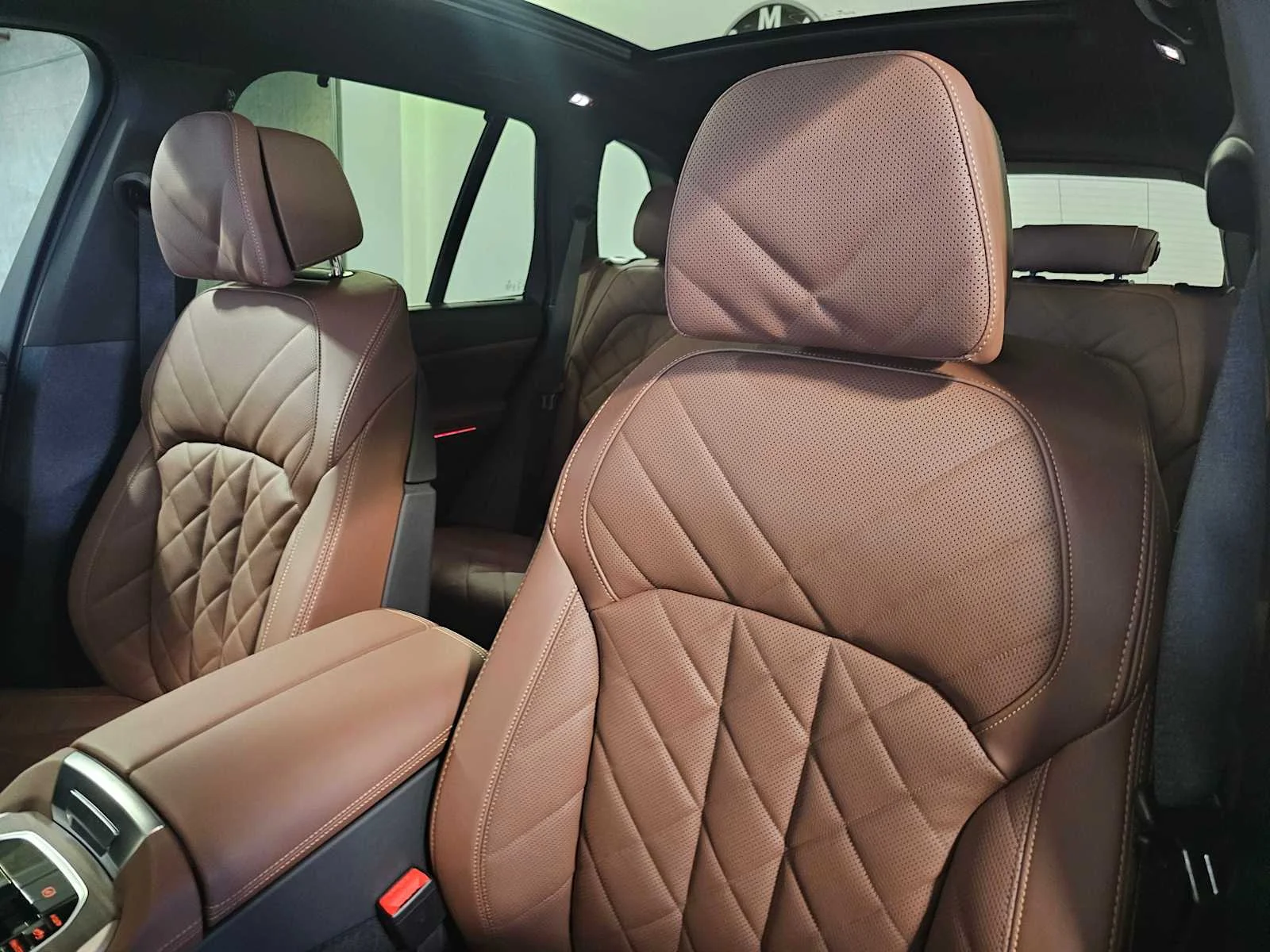 New 2026 Dravit Grey Metallic BMW xDrive40i image 33