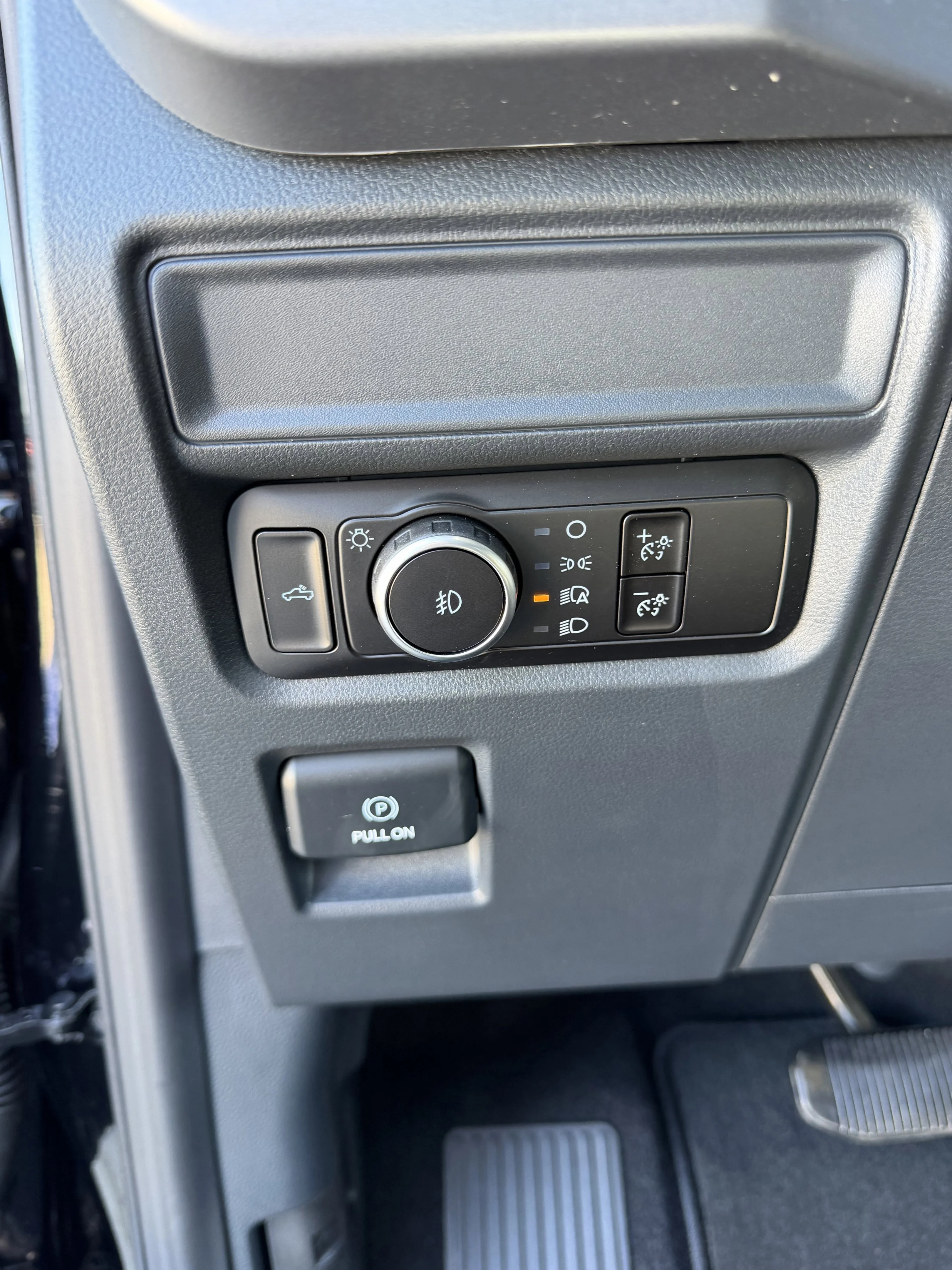 New 2026 Agate Black Metallic Ford XLT image 11