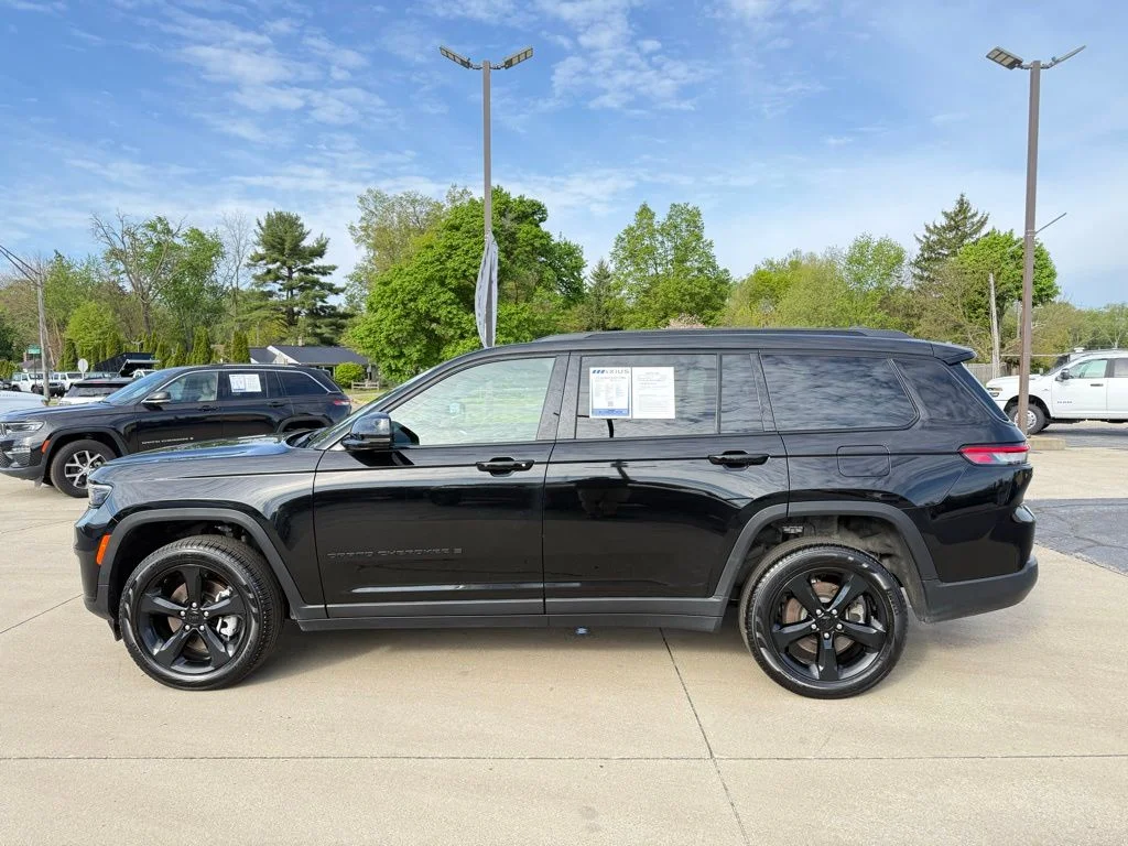 Used 2024 Black Jeep Limited image 4