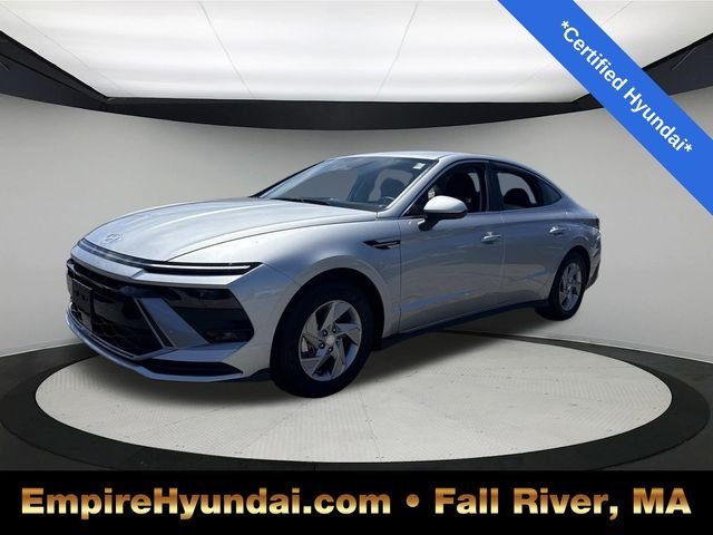 Certified Used 2025 Silver Hyundai SE image 1