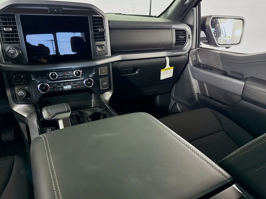 New 2026 Carbonized Gray Metallic Ford XLT image 23