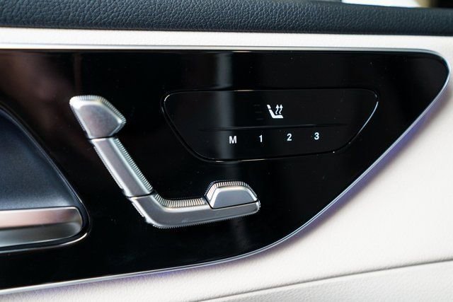 New 2026 Polar White Mercedes-Benz GLC 300 image 47