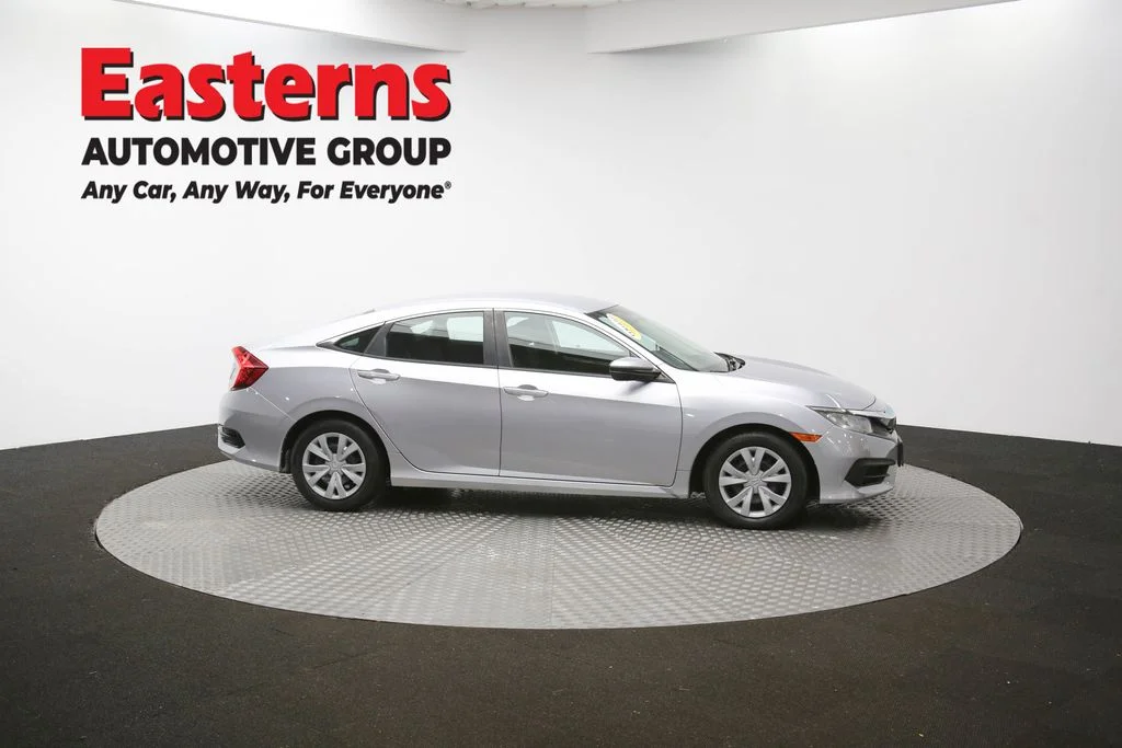 Used 2018 Silver Honda LX image 41