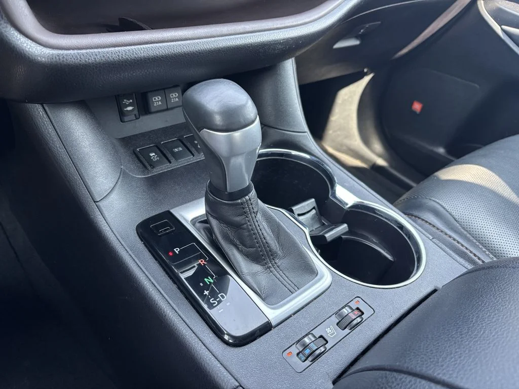 Used 2019 Silver Toyota Limited Platinum image 33