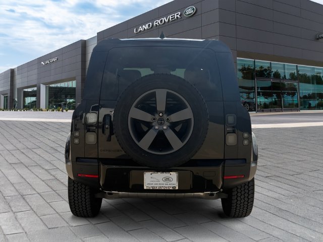 New 2026 Santorini Black Land Rover S image 4