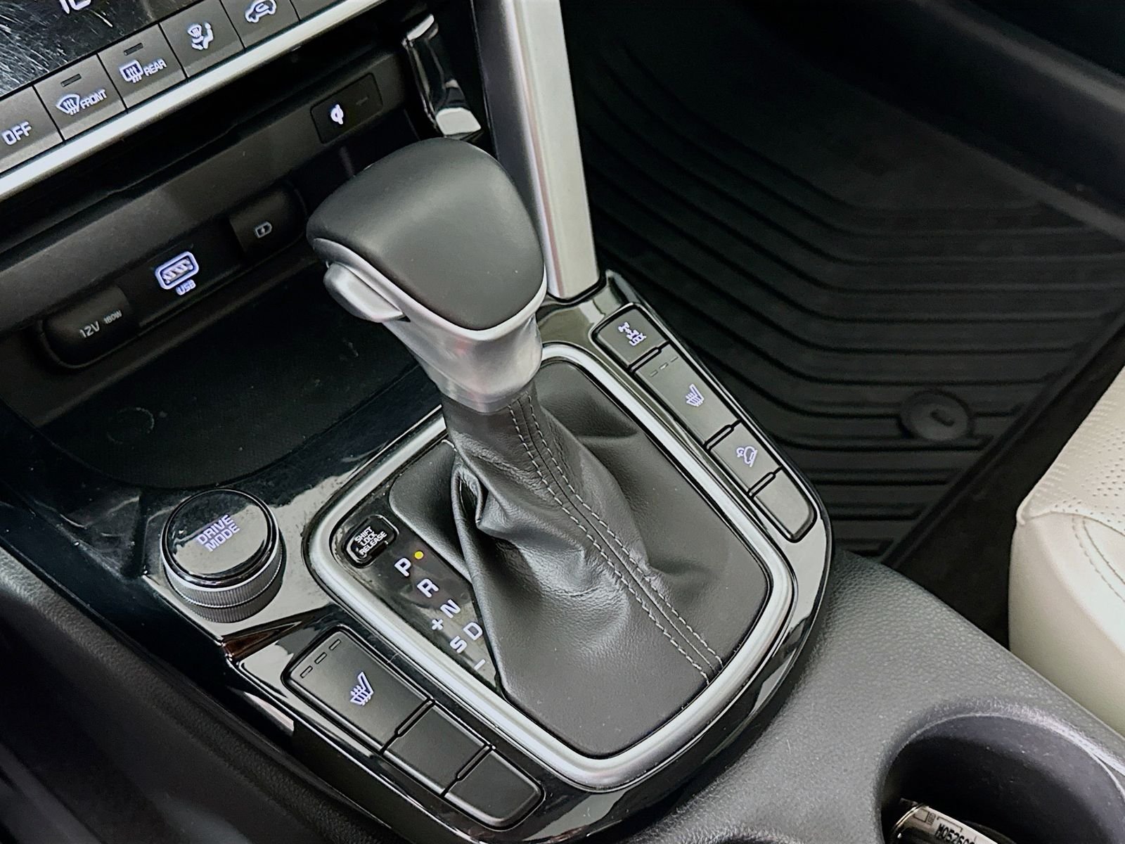 Used 2021 Snow White Pearl Kia EX image 16