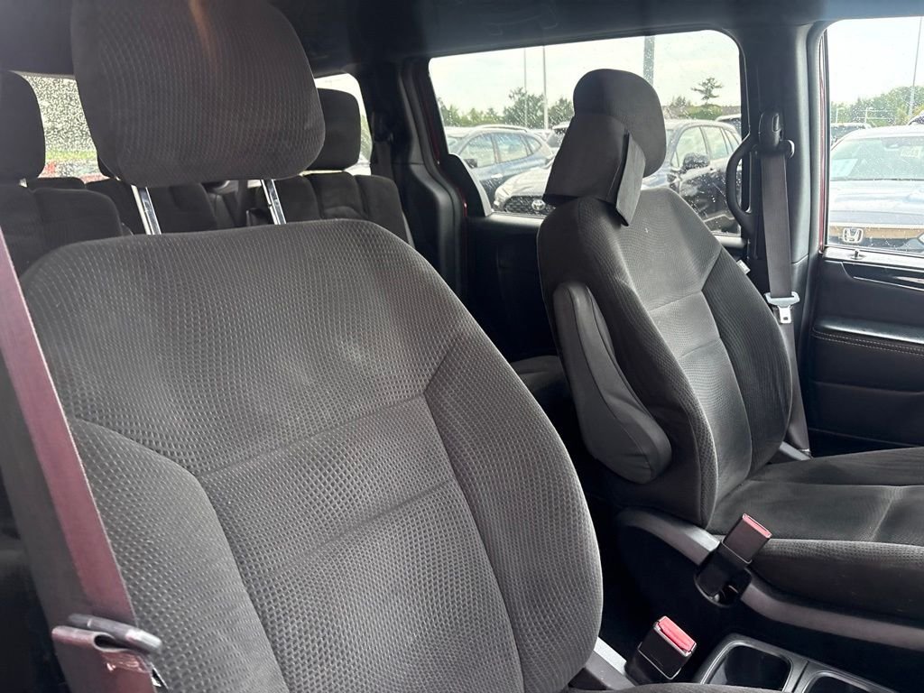Used 2017 Octane Red Pearlcoat Dodge SE Plus image 23