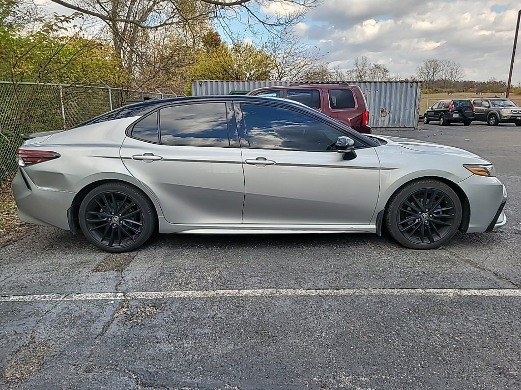 2021 Toyota Camry XSE V6 photo 3