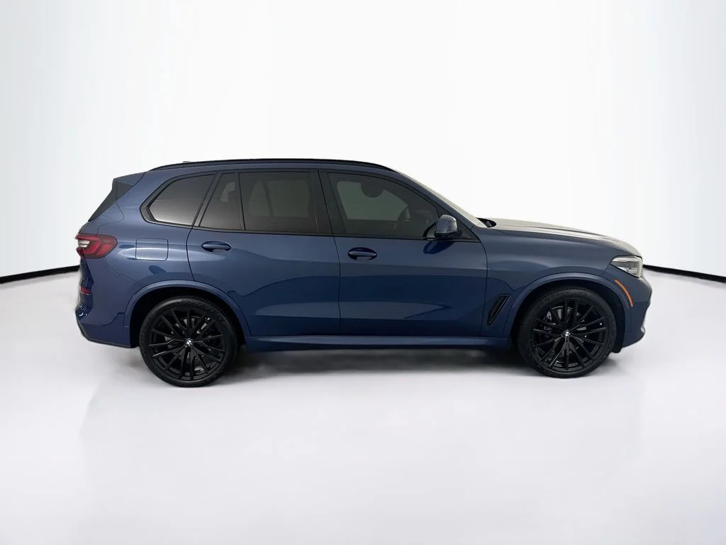 Used 2023 Blue BMW sDrive40i image 4