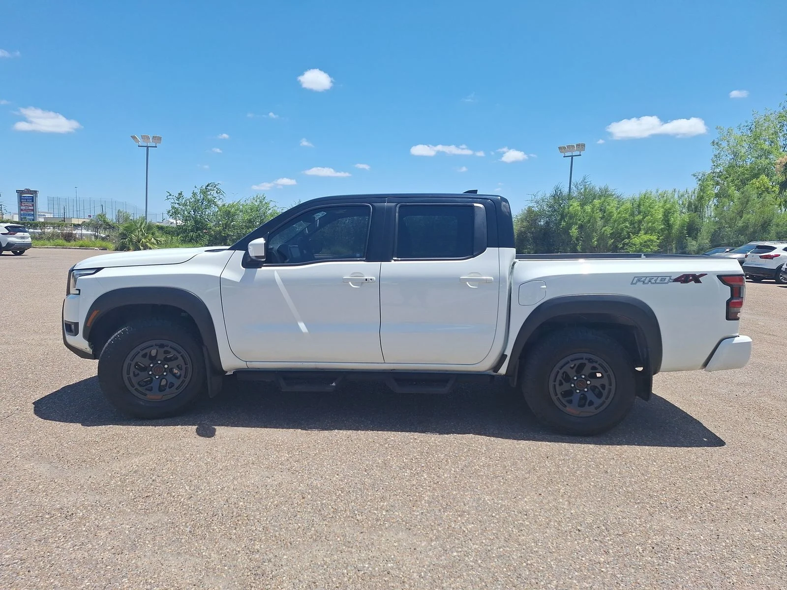 Used 2025 White Nissan PRO-4X image 4