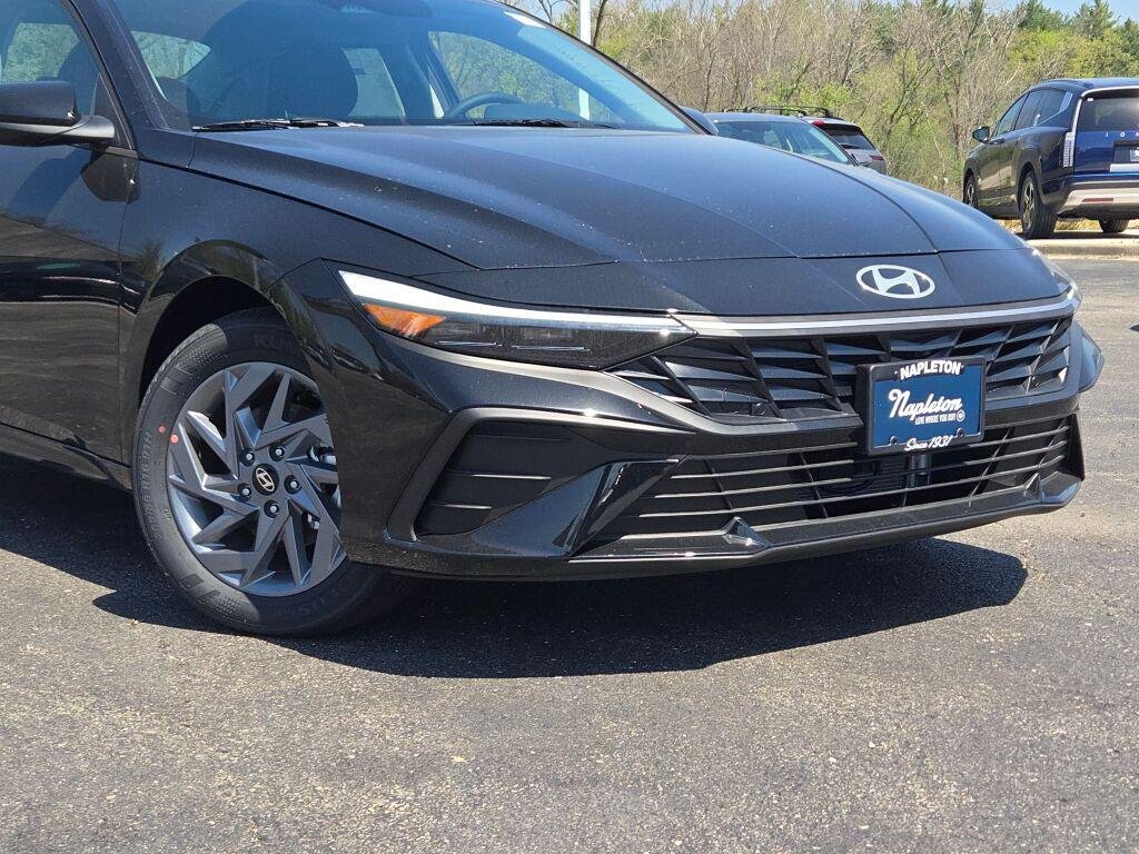 New 2026 Black Hyundai Blue image 2