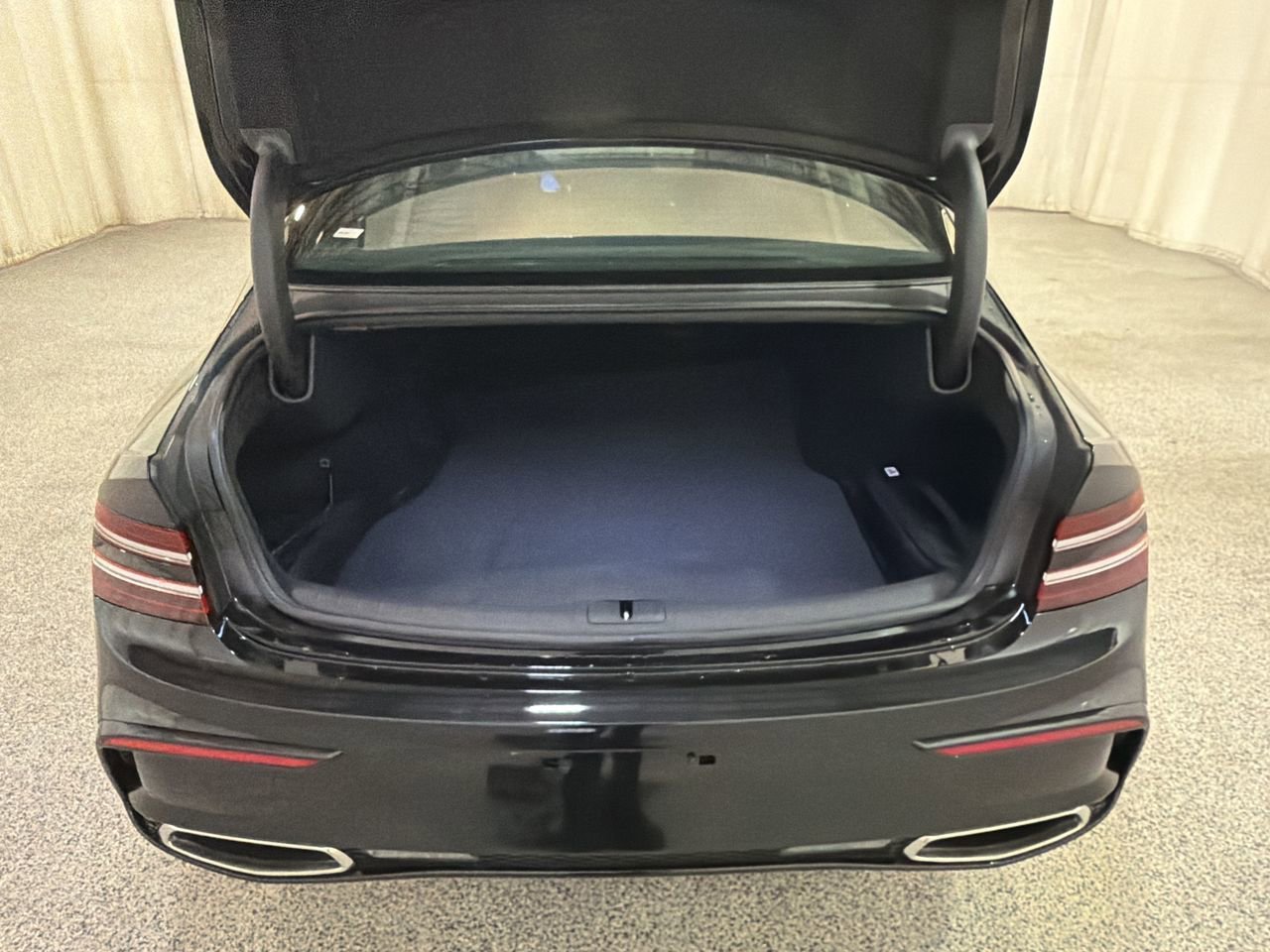 New 2026 Vik Black Genesis 2.5T SPORT PRESTIGE image 17