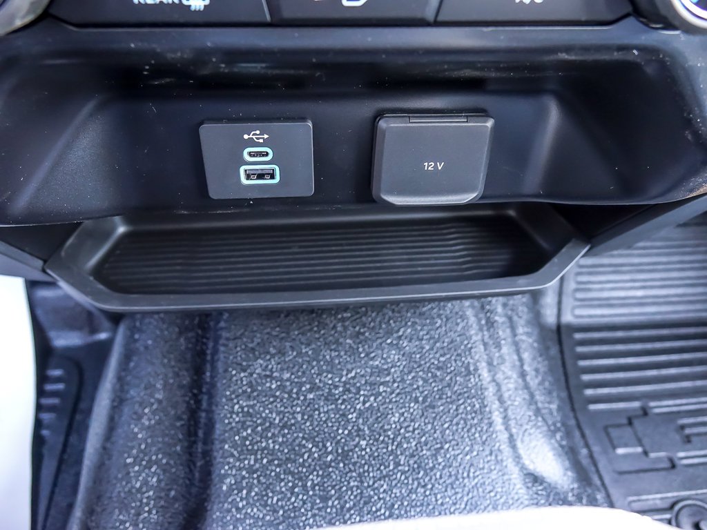 New 2026 Oxford White Ford 11' KUV image 31