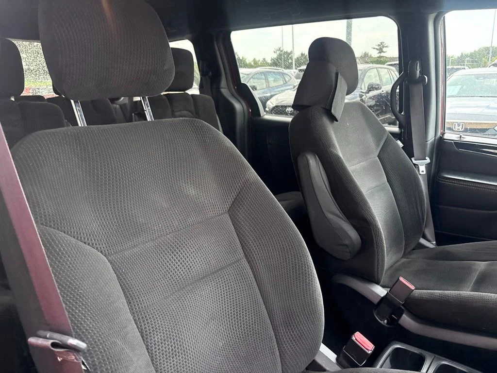 Used 2017 Red Dodge SE Plus image 23