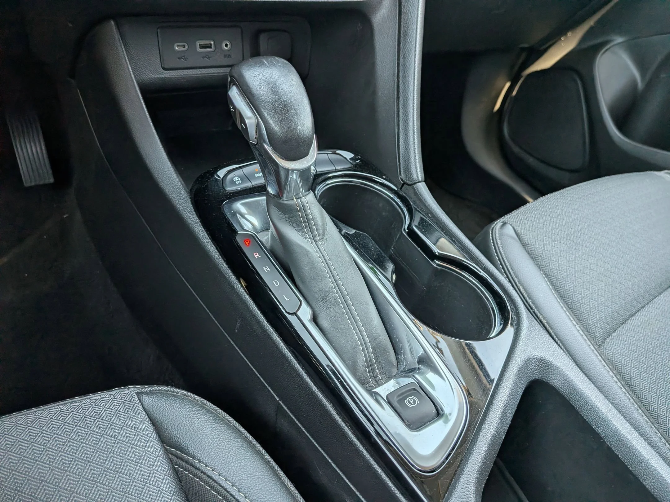 Used 2022 Satin Steel Metallic Buick Select image 15