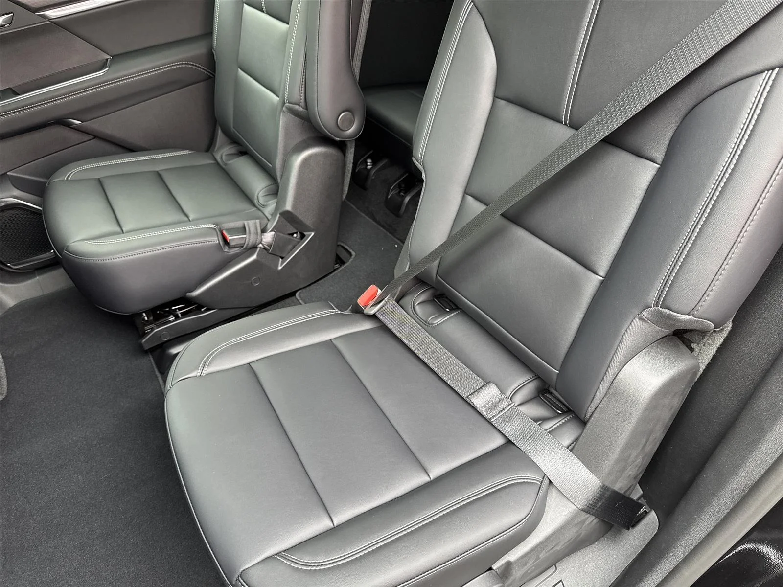 New 2026 Ebony Twilight Metallic GMC Elevation image 30