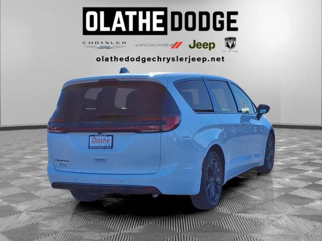2026 Chrysler Pacifica Select - Photo 29