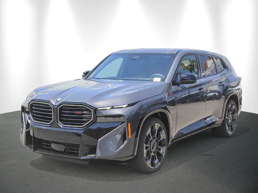 2026 BMW XM photo 3