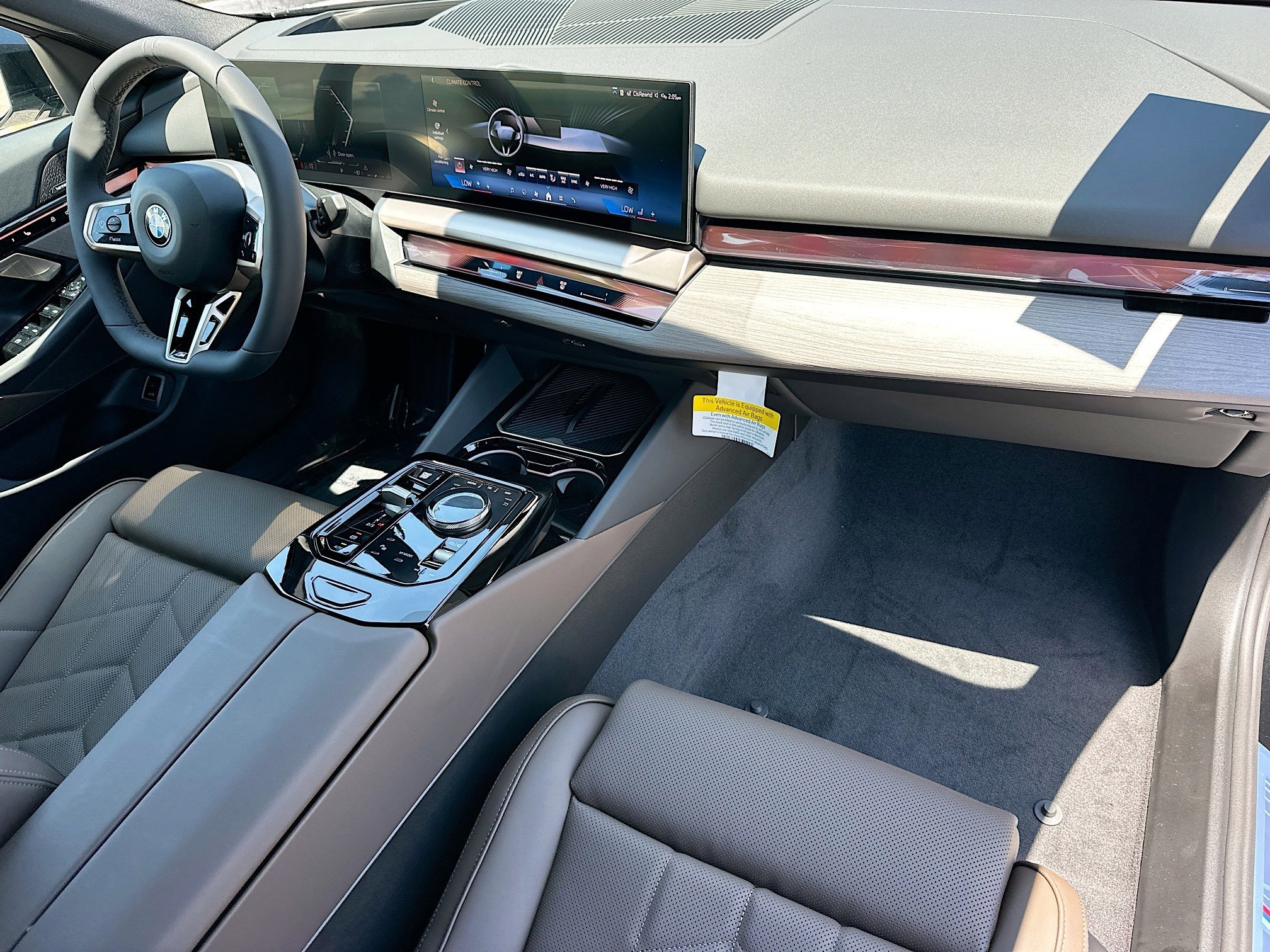 New 2027 Black Sapphire Metallic BMW 530i image 21