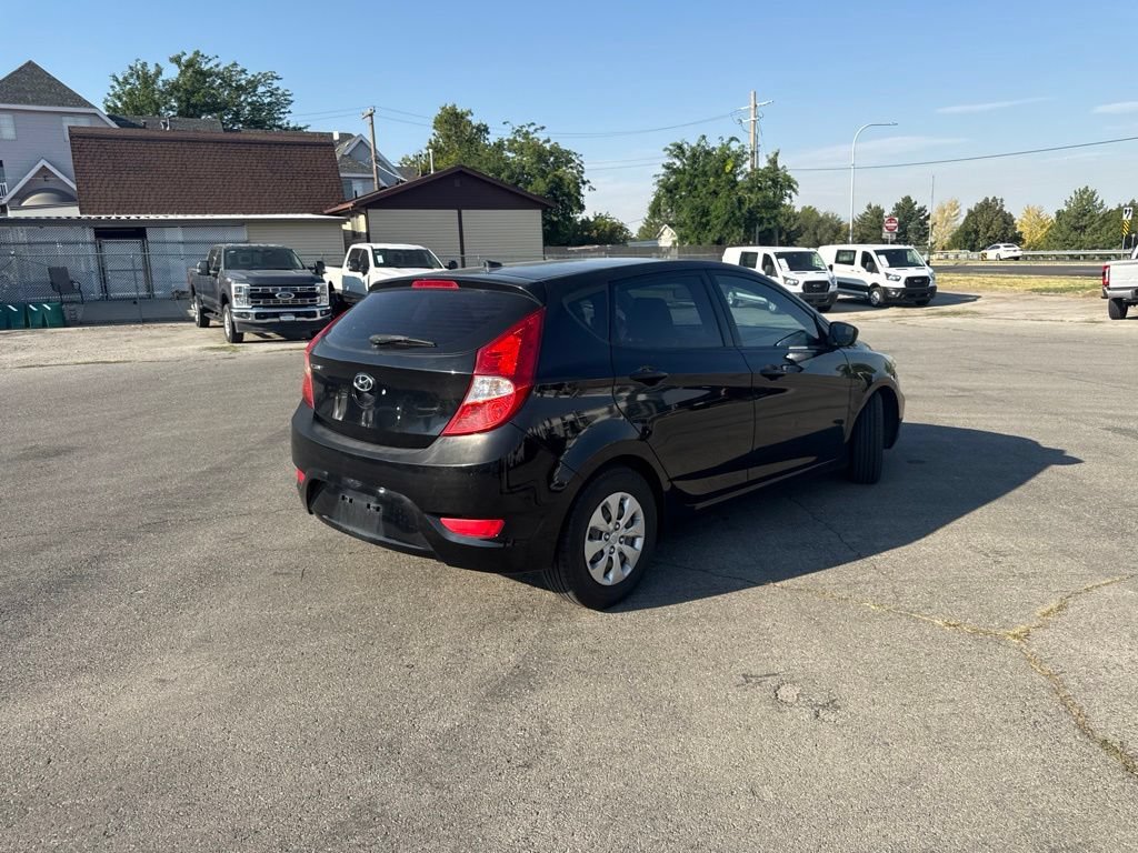 Used 2016 Ultra Black Pearl Hyundai SE image 5