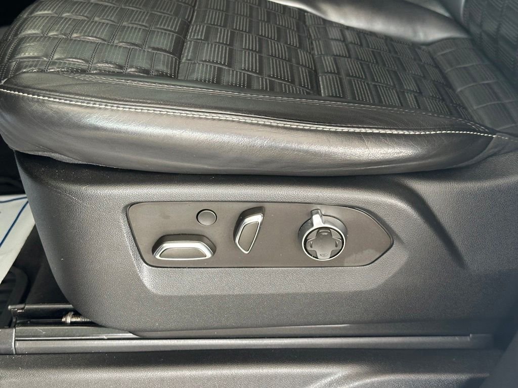 Used 2021 White Cadillac Sport Platinum image 13