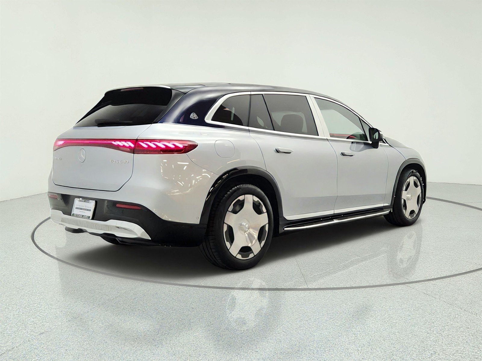 Used 2024 CIRRUS SILVER/NAUTIC Mercedes-Benz Maybach EQS 680 4MATIC® SUV image 5