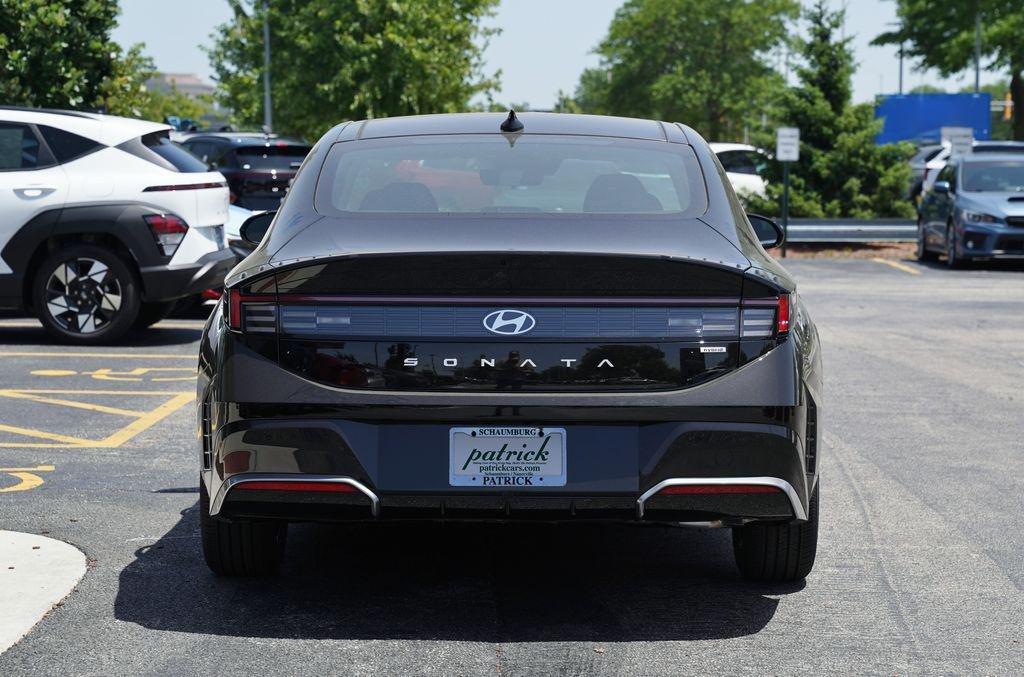 New 2026 Abyss Black Hyundai SEL image 5
