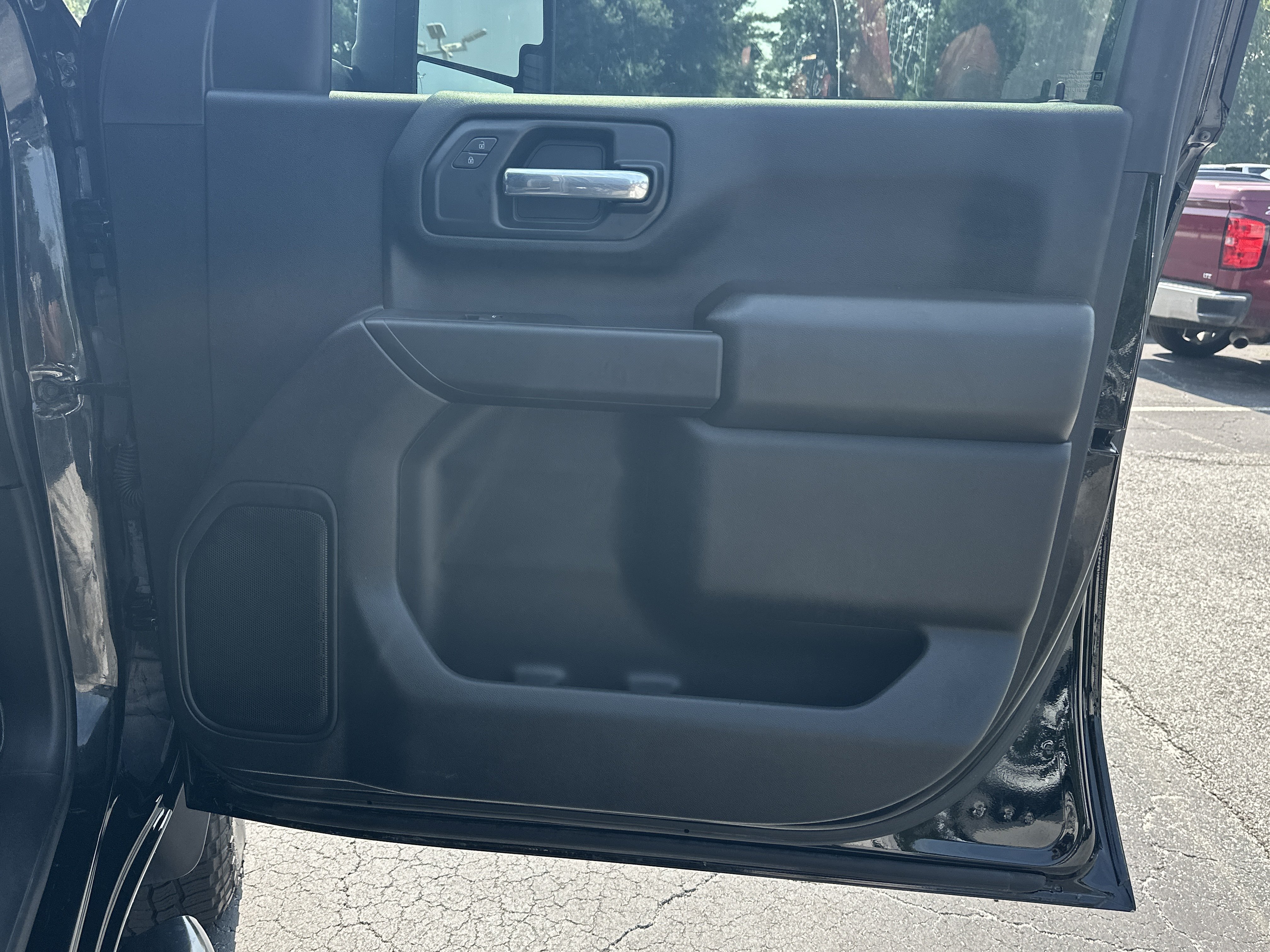 Used 2022 Black Chevrolet Custom image 15