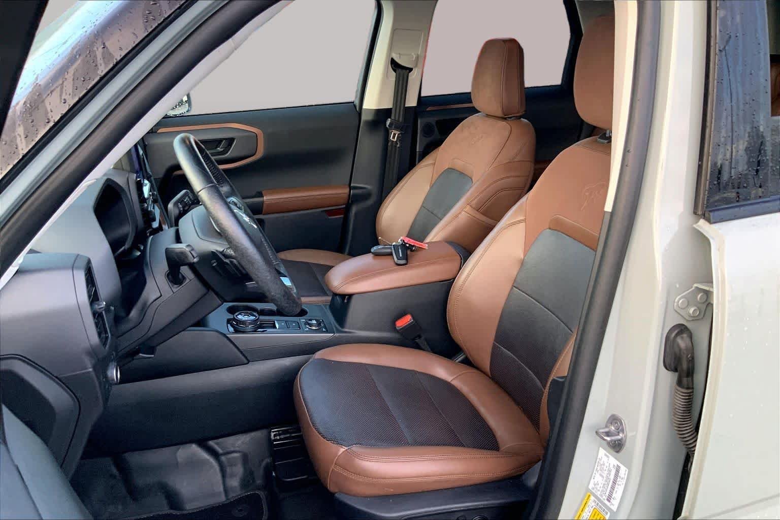 Used 2022 Cactus Grey Ford Badlands image 8