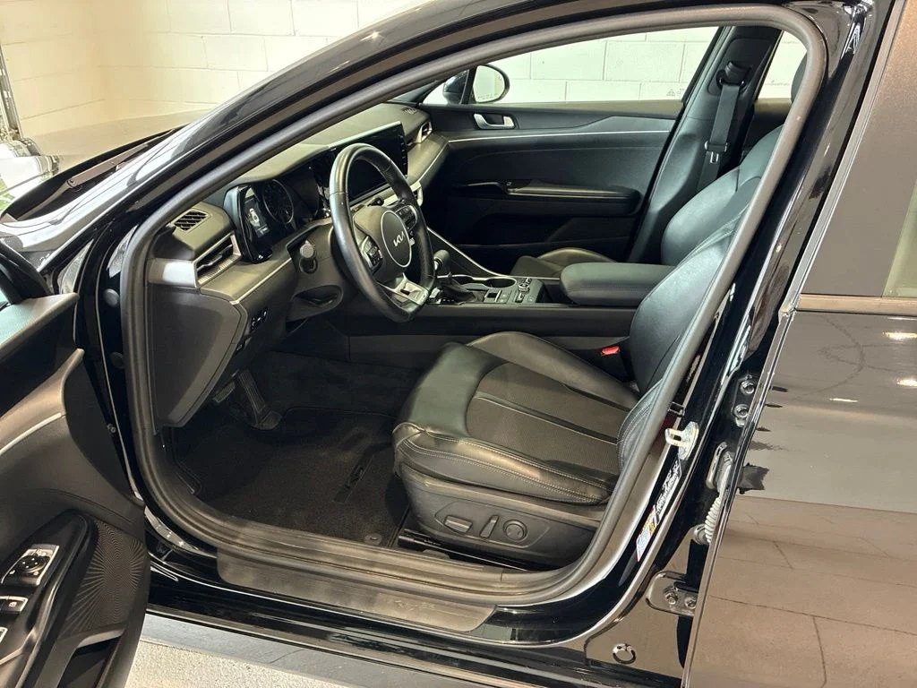 Used 2022 Black Kia GT-Line image 10