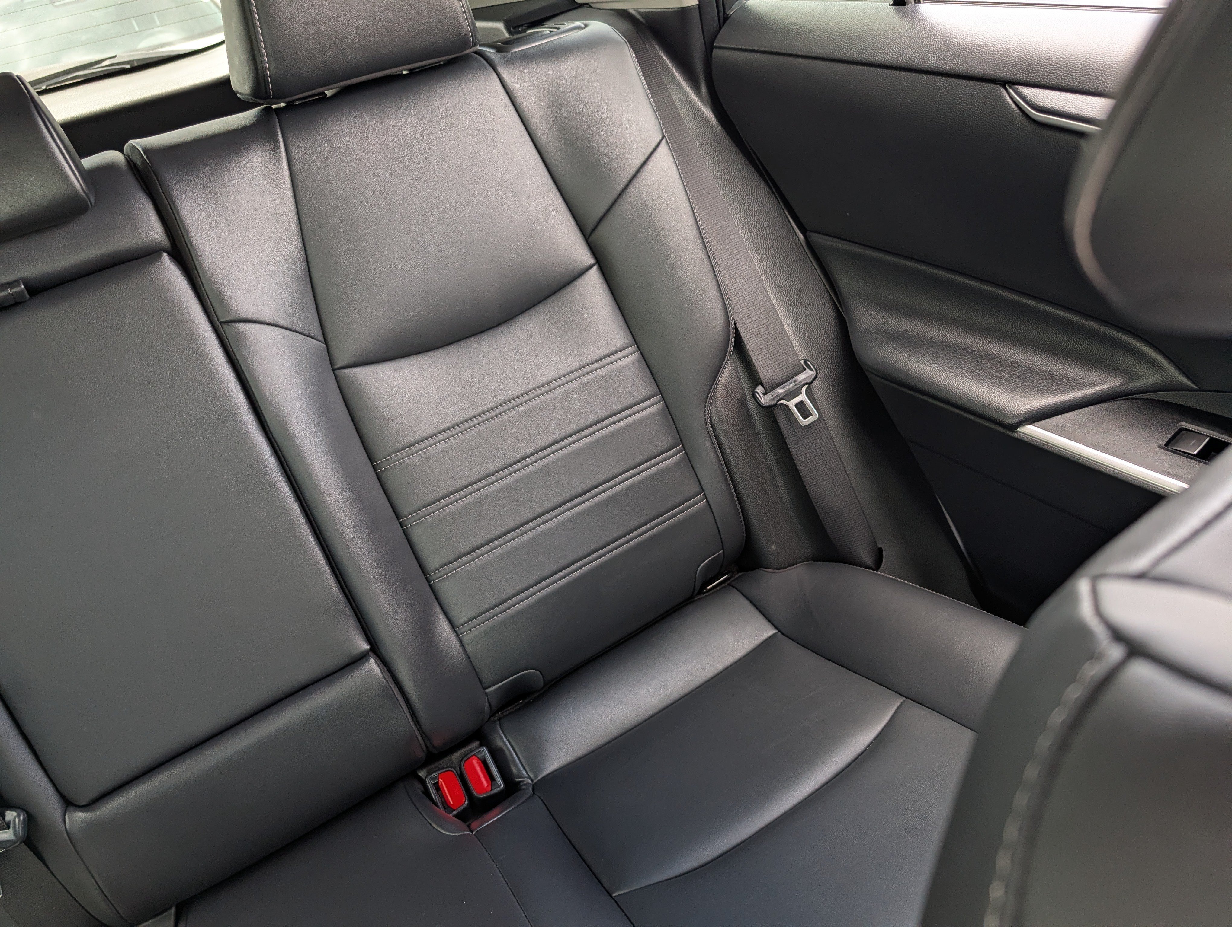 Used 2024 Magnetic Gray Metallic Toyota Hybrid XLE Premium image 14
