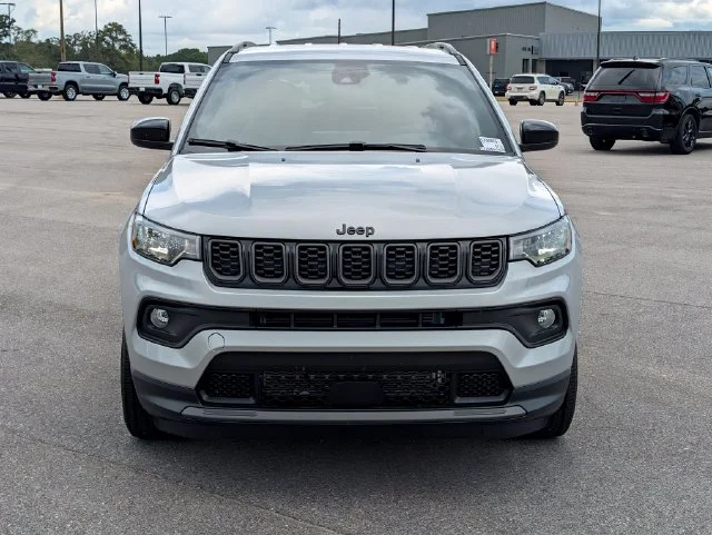 New 2026 Silver Zynith Metallic Clear-Coat Exterior Paint Jeep Latitude image 8