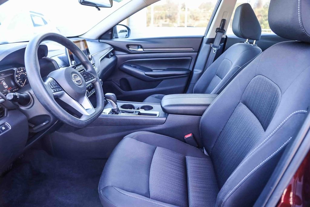 2025 Nissan Altima SV - Photo 18