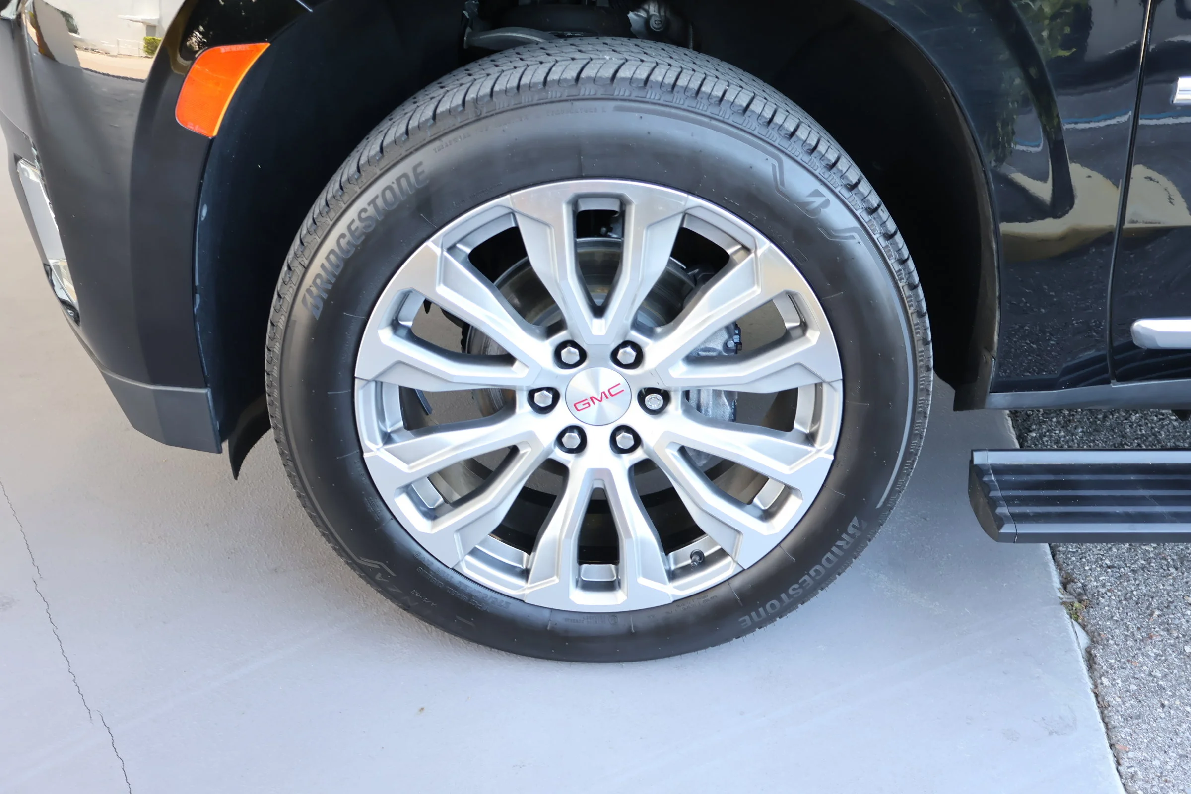 Used 2022 Onyx Black GMC Denali image 13