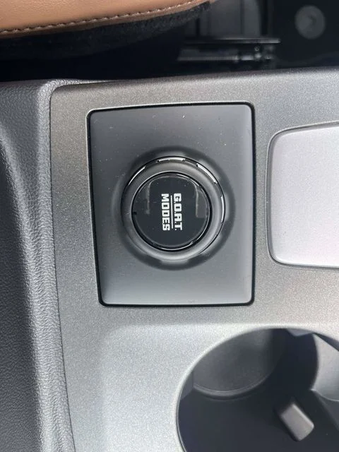 New 2026 Space White Metallic Ford Outer Banks® image 20