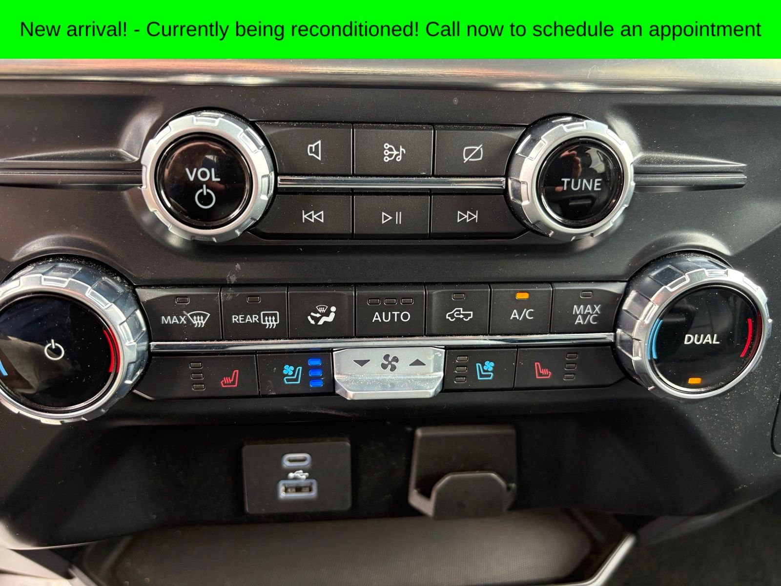 Used 2023 White Pearl Hyundai SEL image 14