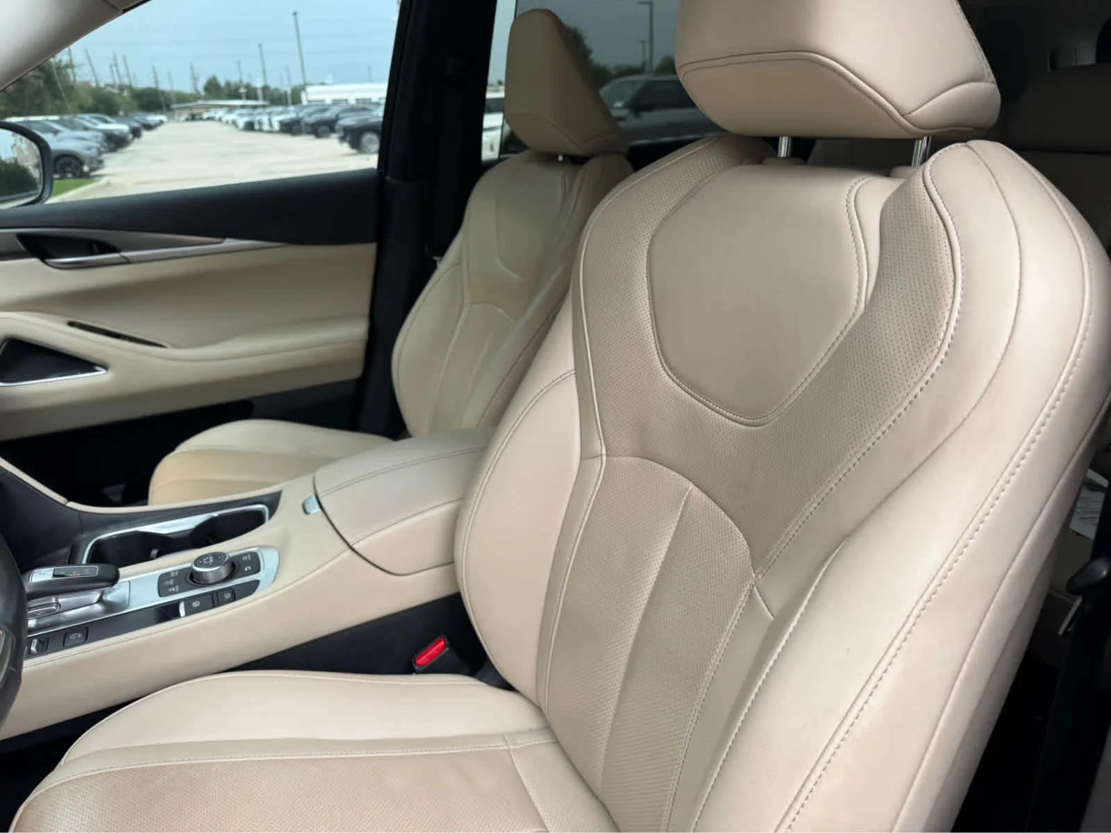 Certified Used 2024 Majestic White INFINITI LUXE image 11