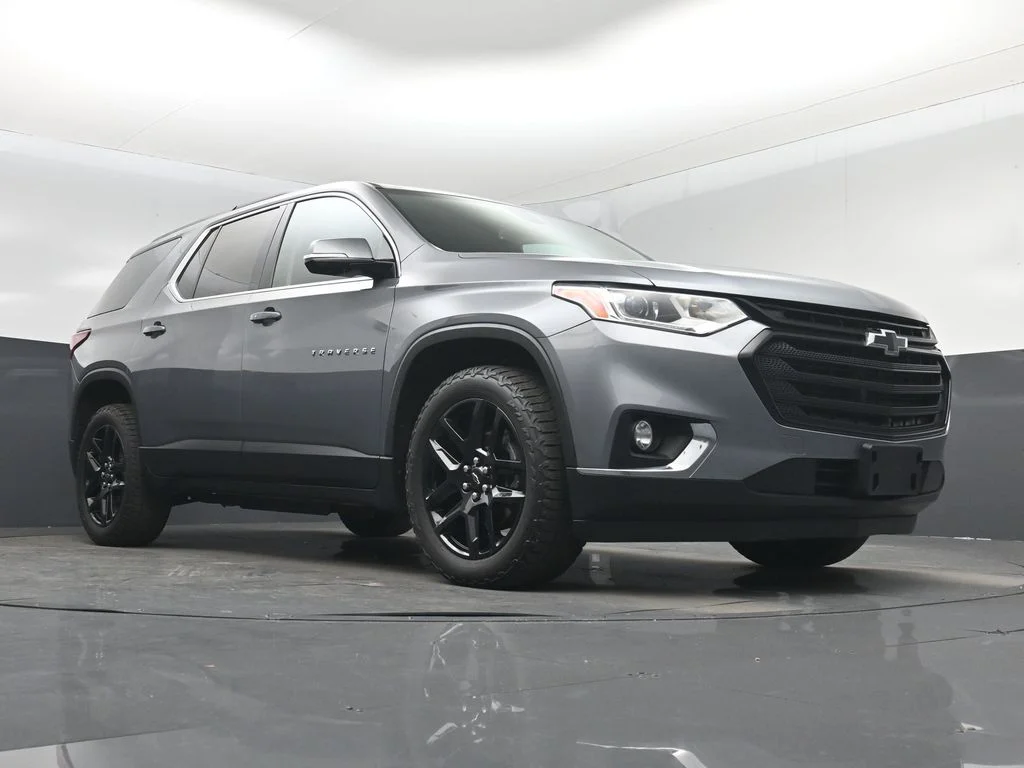 Used 2019 Gray Chevrolet 3LT image 32
