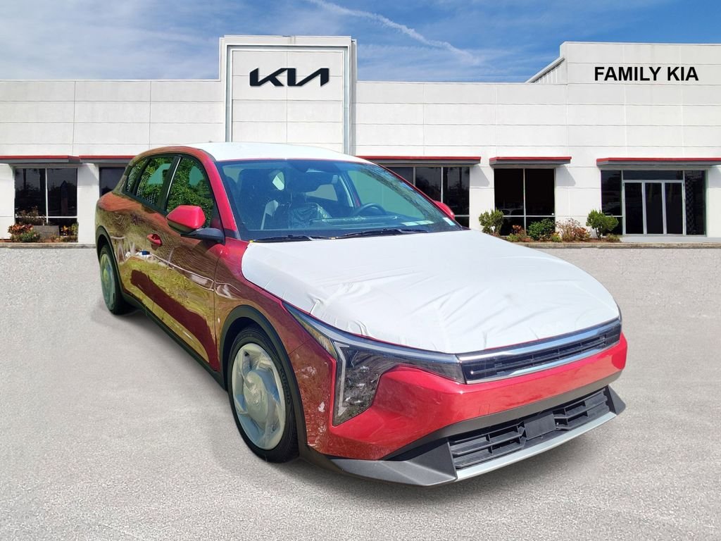 2026 Kia K4 EX AT Hatchback's photo