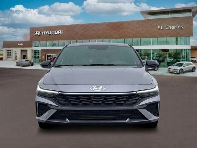 Used 2026 Silver Hyundai SEL Sport image 12