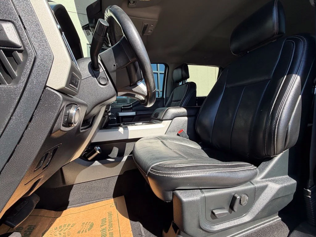 Used 2020 White Ford Lariat image 10