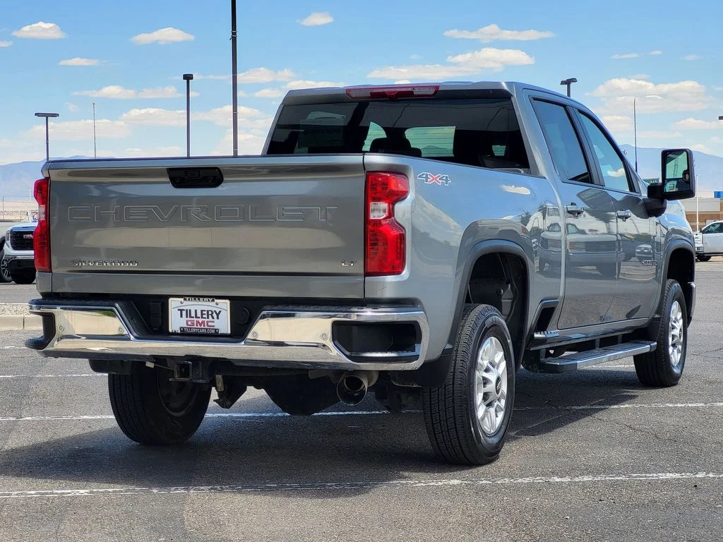 Used 2025 Sterling Gray Metallic Chevrolet LT image 7