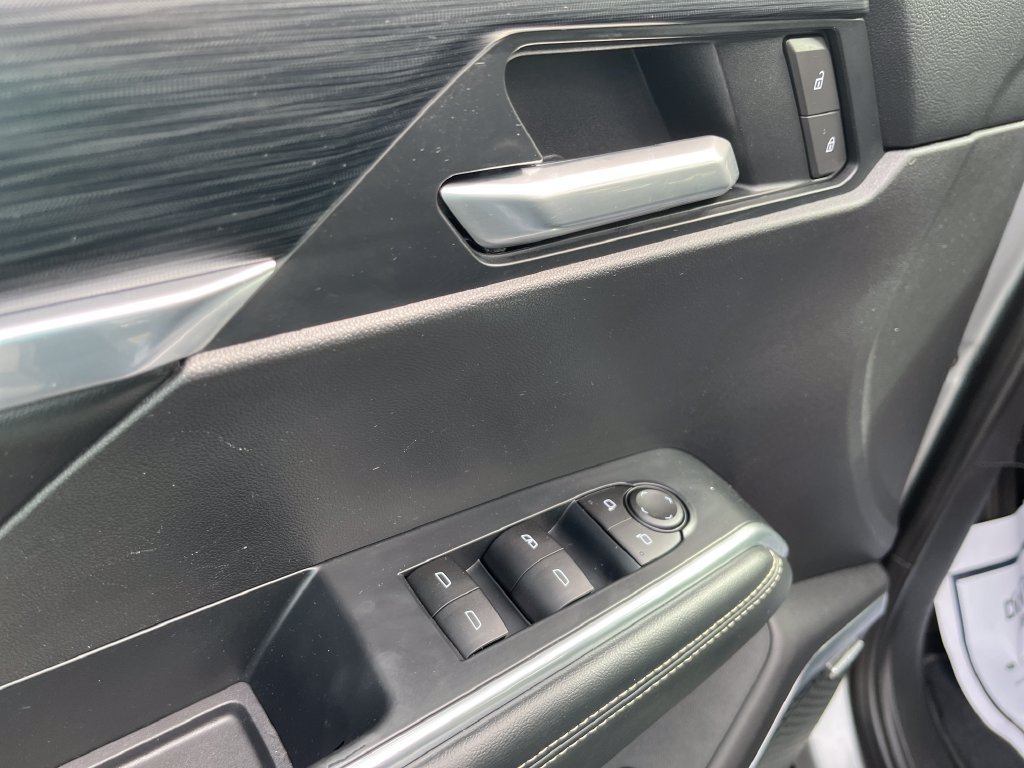 Used 2026 Silver GMC Elevation image 11