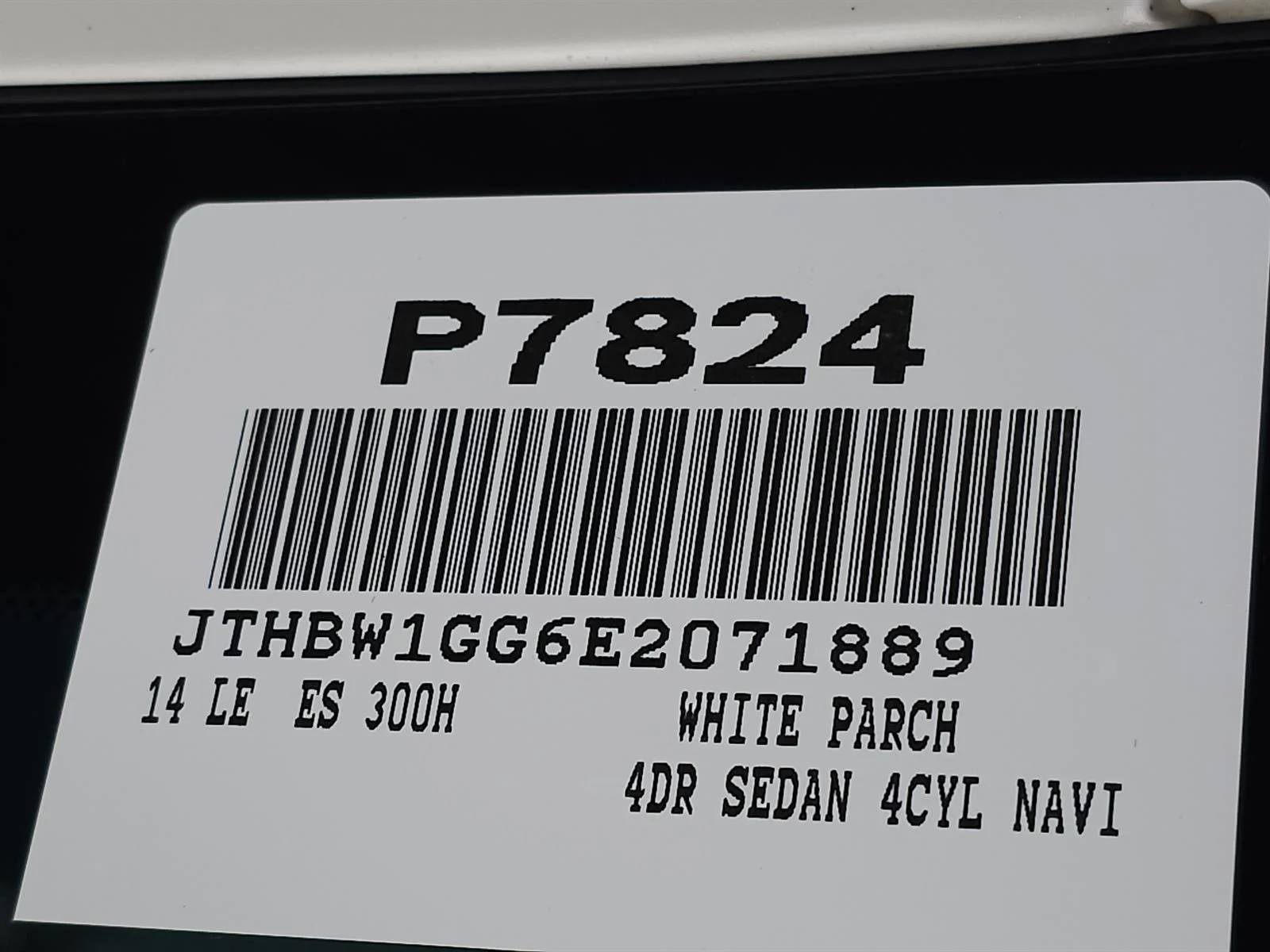Used 2014 White Lexus  image 31