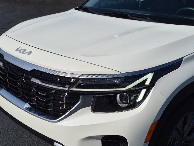 Certified Used 2024 White Kia S image 9