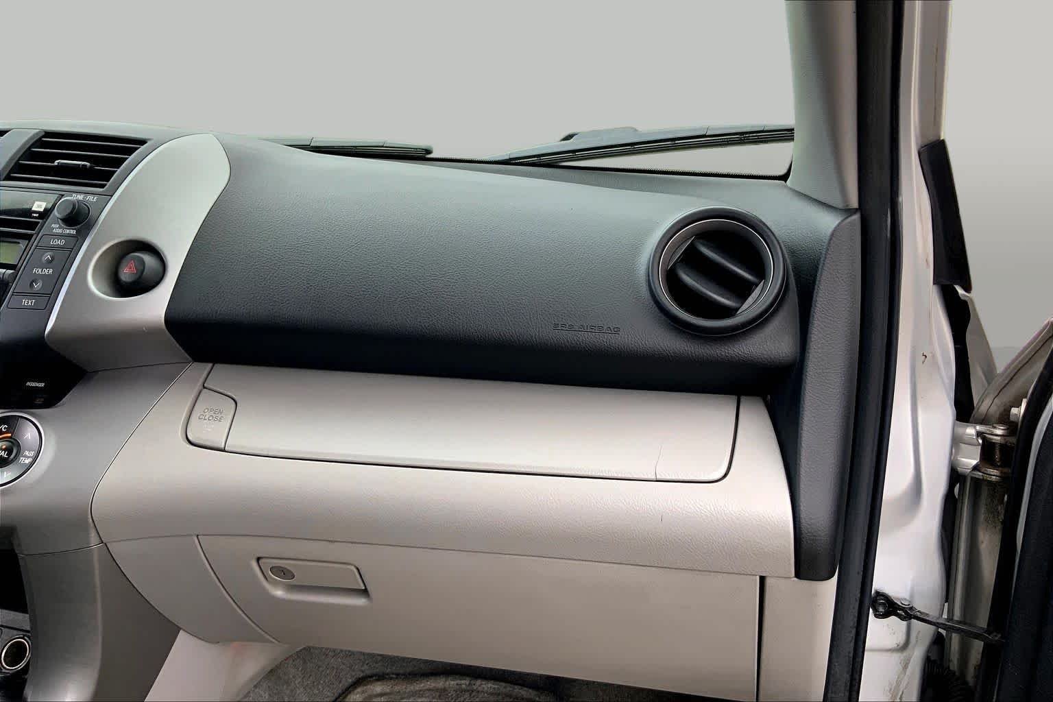 Used 2007 Classic Silver Metallic Toyota Limited image 17