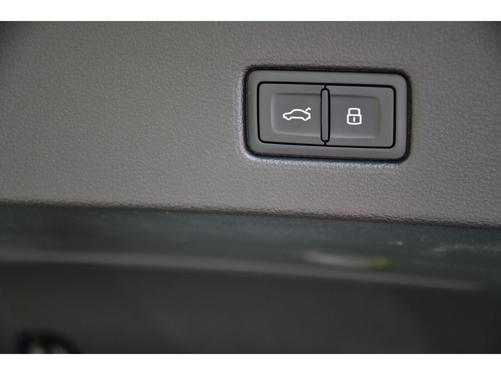 Used 2025 Brilliant Black Audi Prestige image 25