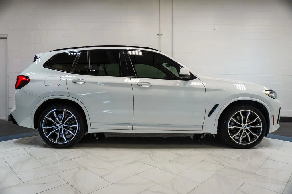 Used 2022 White BMW xDrive30i image 35