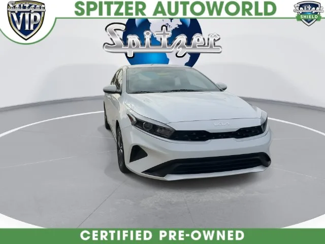 Used 2024 White Kia LXS image 4